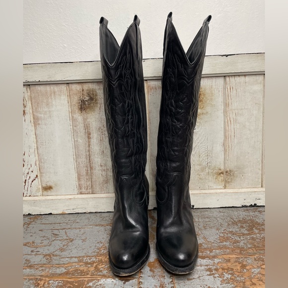 Barbara Bui Black Embroidered and Studded Heeled Western Boots - Picture 2 of 16